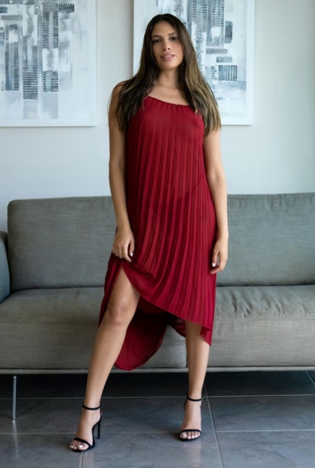 Adalar Çevresinde Genç ve Dinamik Üniversiteli Escort Dila